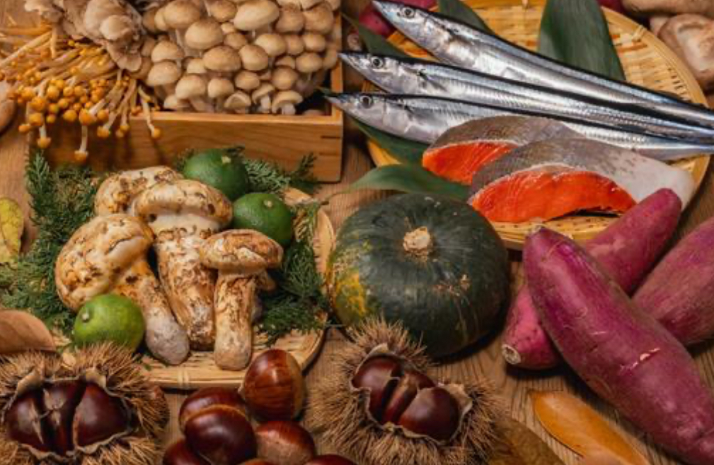 秋の食べすぎリセット！腸を休ませるデトックス習慣